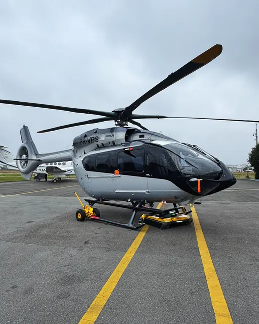 AEROTANK T10 engaged on the skids of an Airbus H135